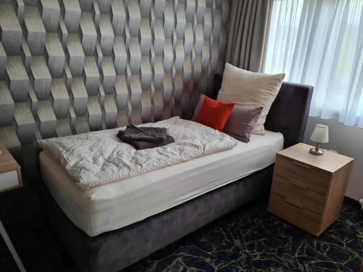 Gaestehaus Am Kurpark Hotel Garni Horn-Bad Meinberg Kültér fotó