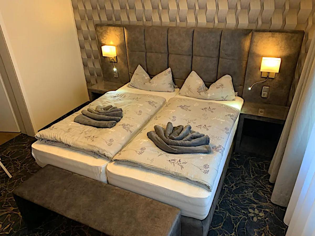 Gaestehaus Am Kurpark Hotel Garni Horn-Bad Meinberg Kültér fotó